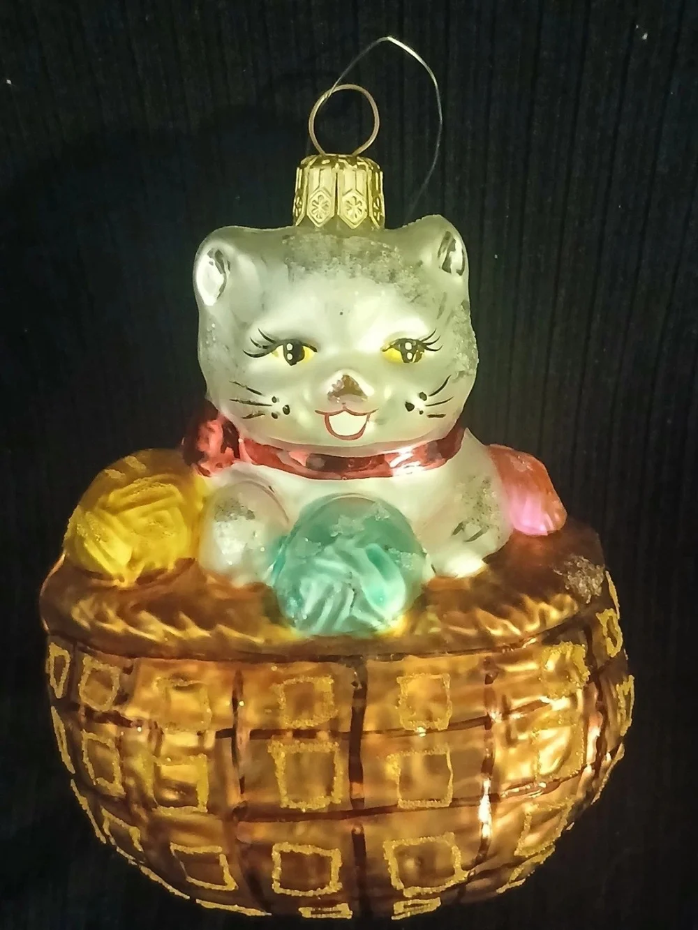 Christopher Radko White Cat in Christmas Brown Basket Ornament Blown Glass